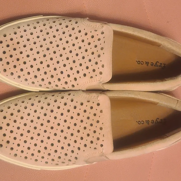FRYE AND CO. Light Pink  Perforated Flats - Picture 2 of 8